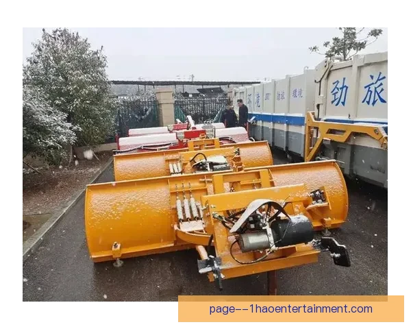 长春亚泰主场遭遇极端降雪紧急启动全力除雪预案